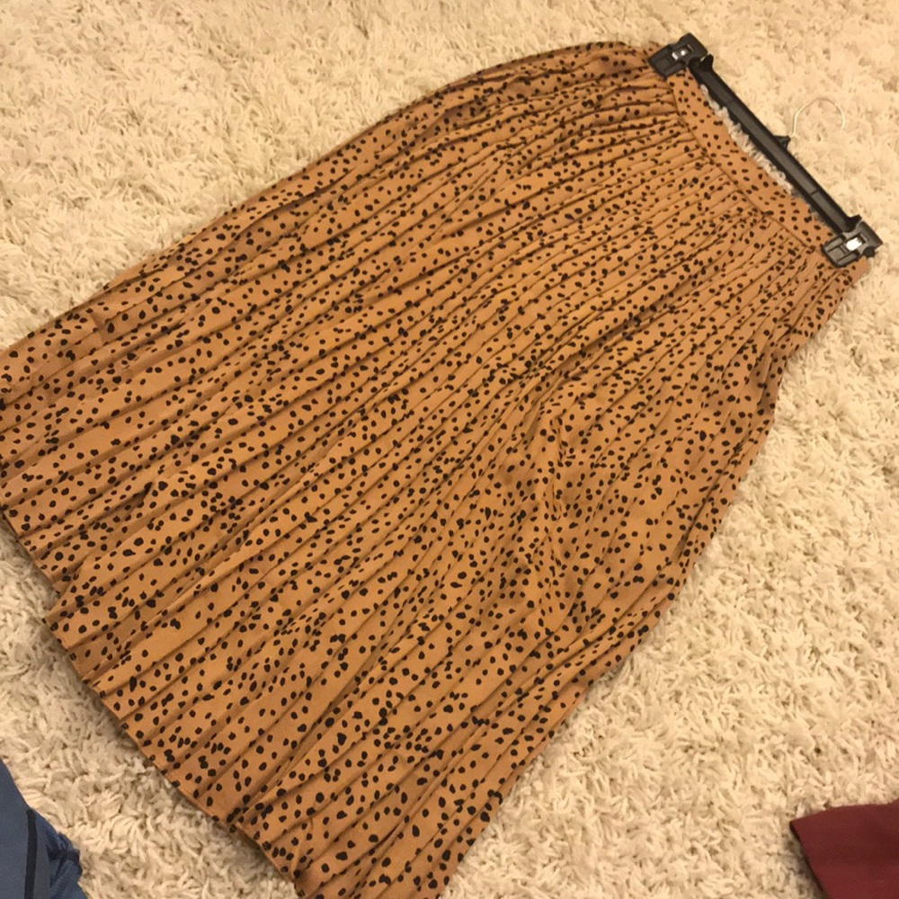 Pleated Midi Skirt 🐆